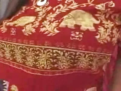 មុខផ្ទុកនិងដបនៅក្នុង pussy