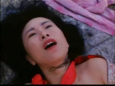 Alice និង Carl នៅក្នុងបន្ទប់ទឹក។