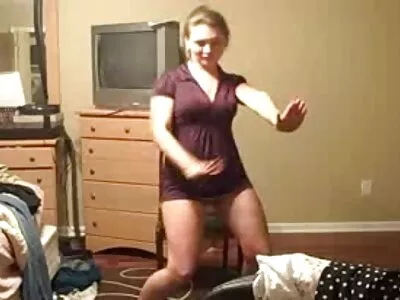 MILF មាន pussy សើមដ៏ស្រស់ស្អាត