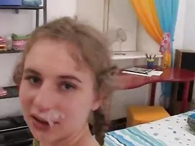 Fucking pussy របស់ឆ្កេញី busty